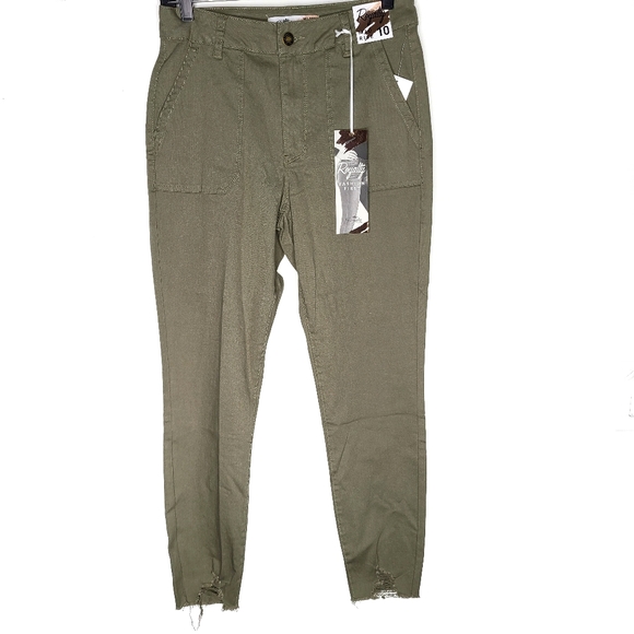 Royalty For Me Denim - Mid-Rise Ankle Jeans with Patch Pockets